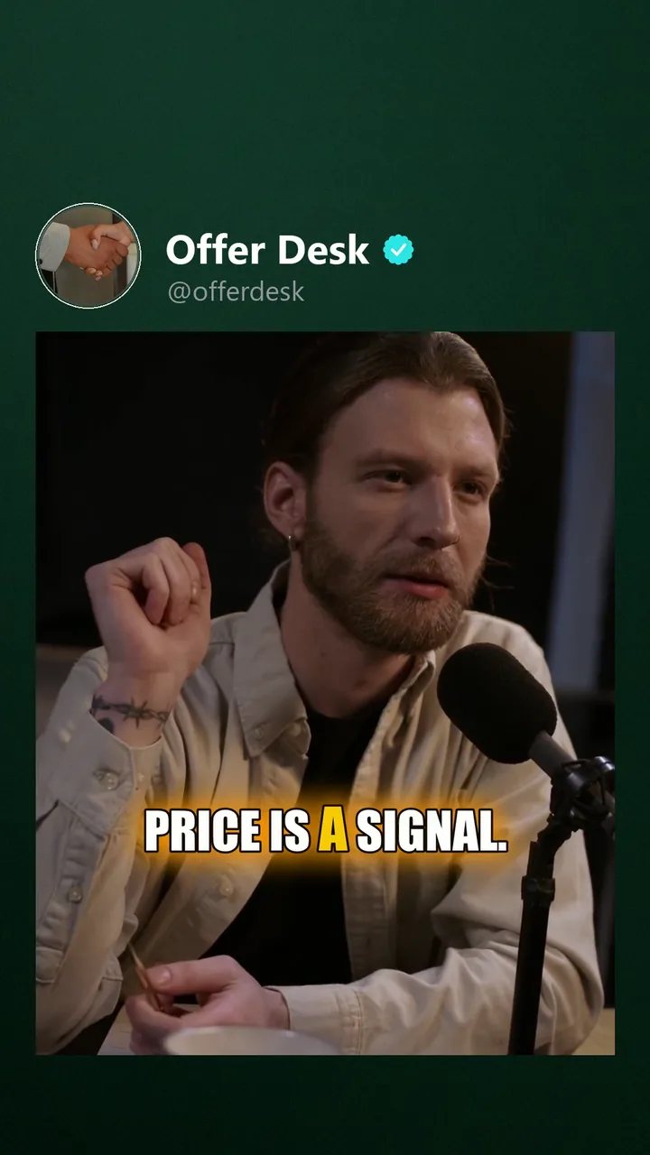 Rendered variant for Offer Desk: green header, the same clip, golden karaoke captions